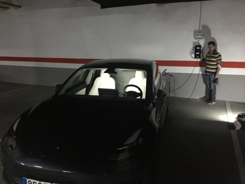 COCHE ELÉCTRICO MÁS VENDIDO EN TODO EL AÑO 2021: TESLA MODEL 3