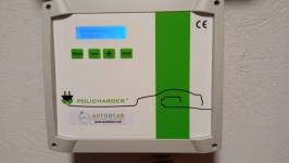 Policharger IN-T2 - Wallbox con conector tipo 2 - mennekes - Monofásico - 7.4kW - 32 Amperios - Manguera de 5 metros.