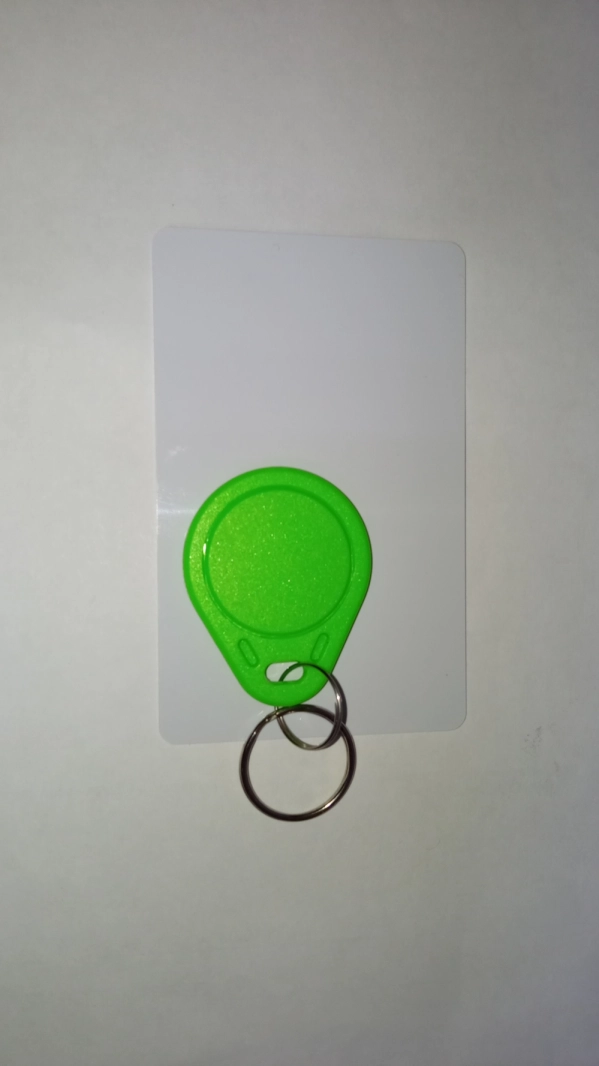 Tarjeta y Llavero RFID para cargador Orbis Viaris Uni